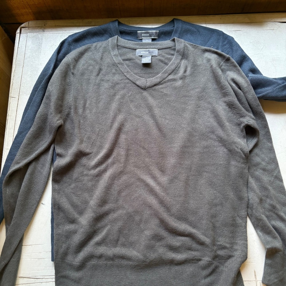 Morgan City Mens V-Neck Sweater Lot of 2 Navy Blue Olive Green Size Small